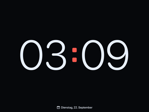 Das digitale Zifferblatt von Long Lasting Clock auf einem iPad im Querformat, mit deutschem Datum